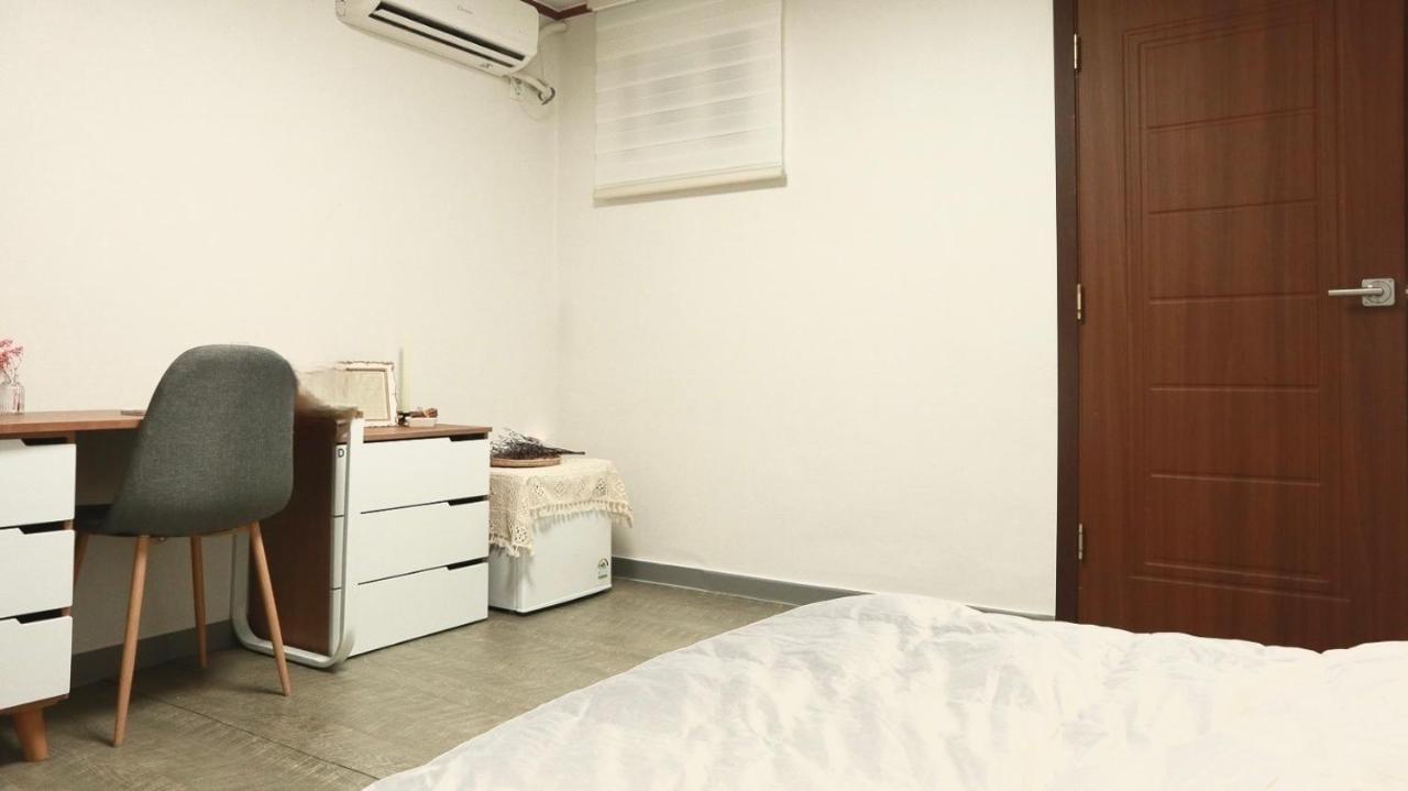 White Story Hostel Seoul Exterior photo