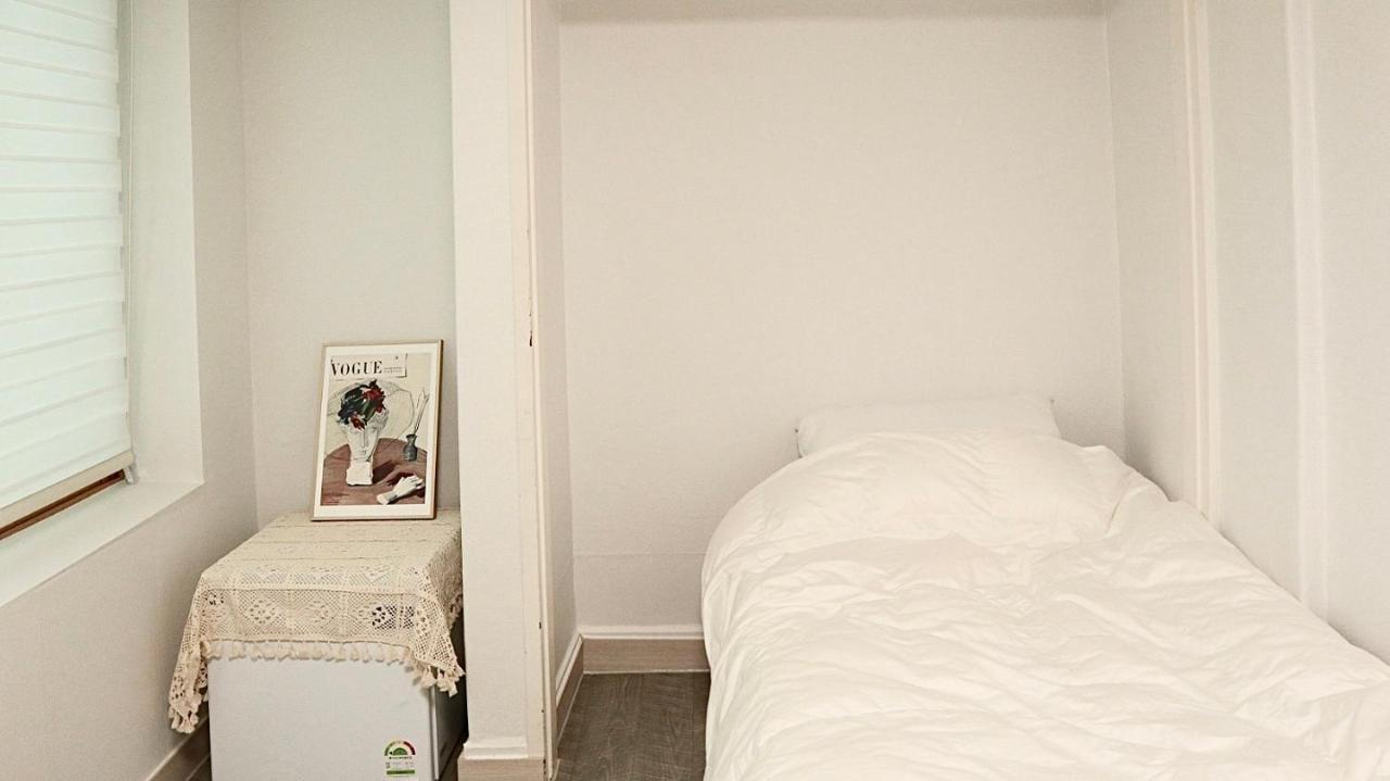 White Story Hostel Seoul Exterior photo